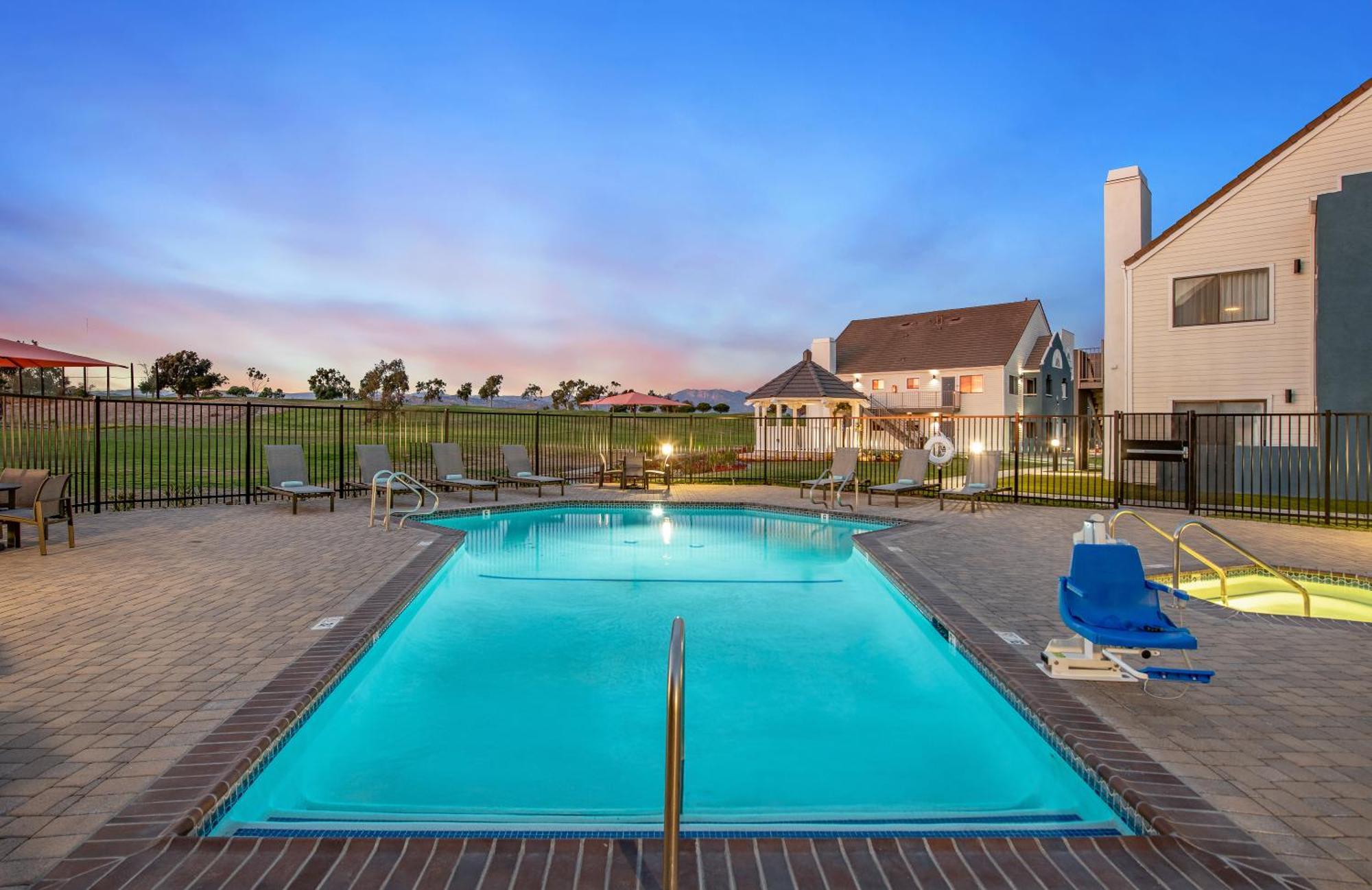 Staybridge Suites Oxnard - River Ridge By Ihg Zewnętrze zdjęcie